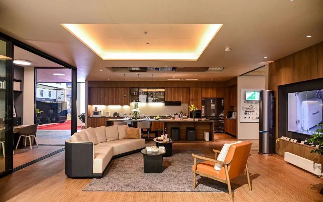 武漢展位設(shè)計搭建公司領(lǐng)你看最具有創(chuàng)意00家企業(yè)展臺的2023進博會(松下展位)3